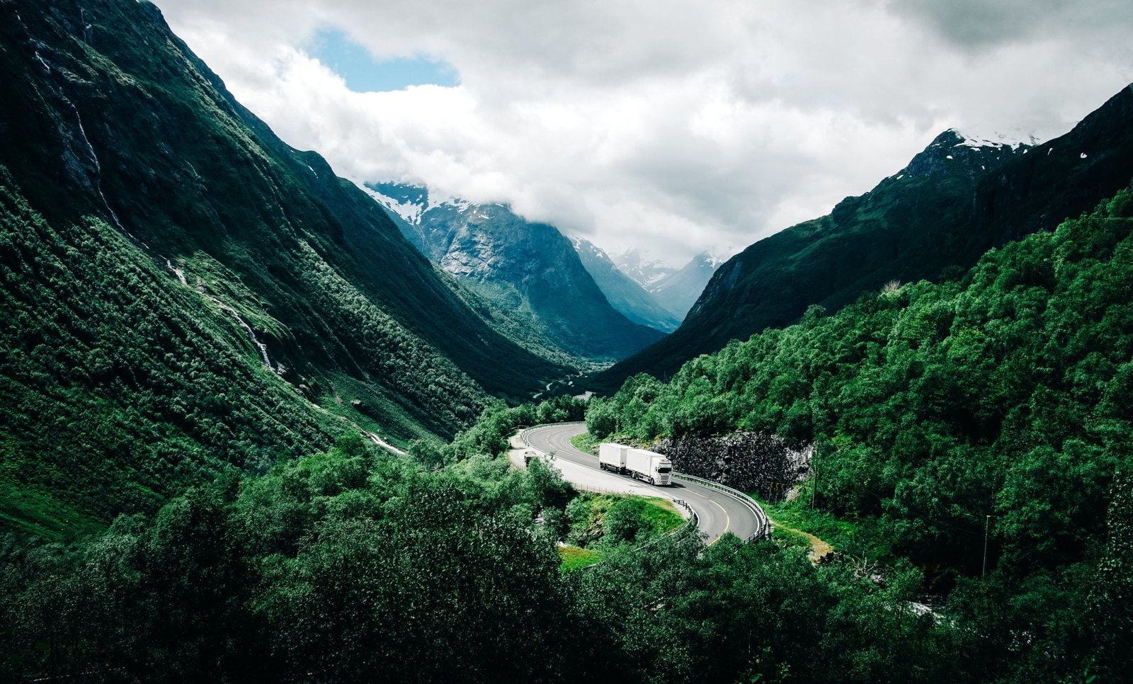 Salaire Chauffeur Poid Lourd En Suisse Salaire chauffeur routier en Suisse: 75'800 CHF / an